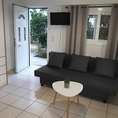 Appartement Simple, Calm And Center 2 à Kalamata Extérieur photo