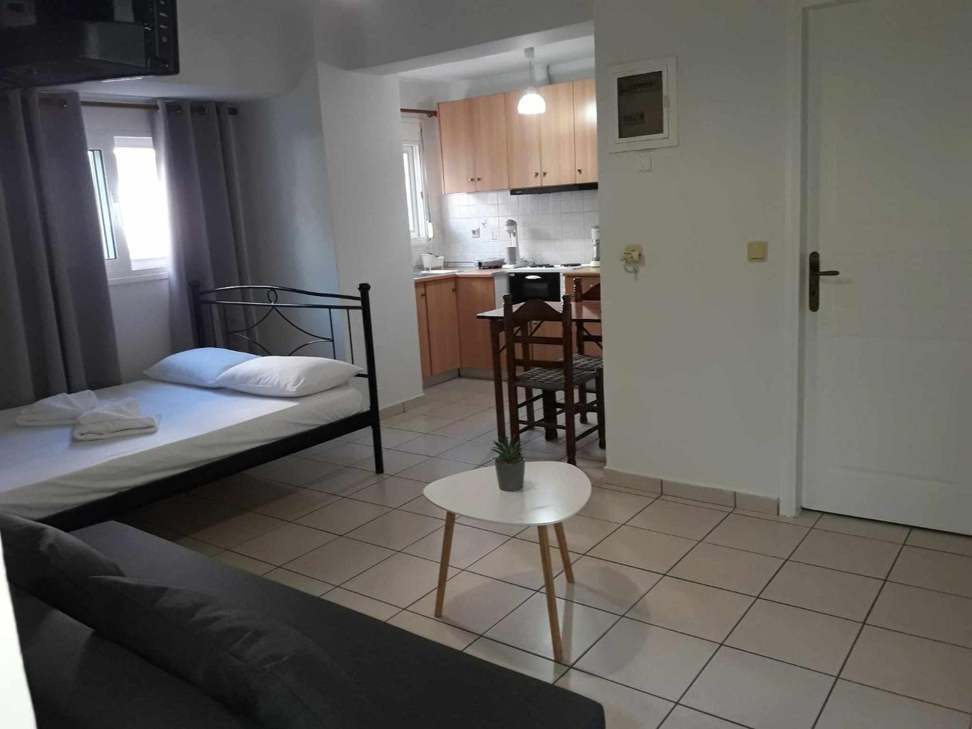 Appartement Simple, Calm And Center 2 à Kalamata Extérieur photo