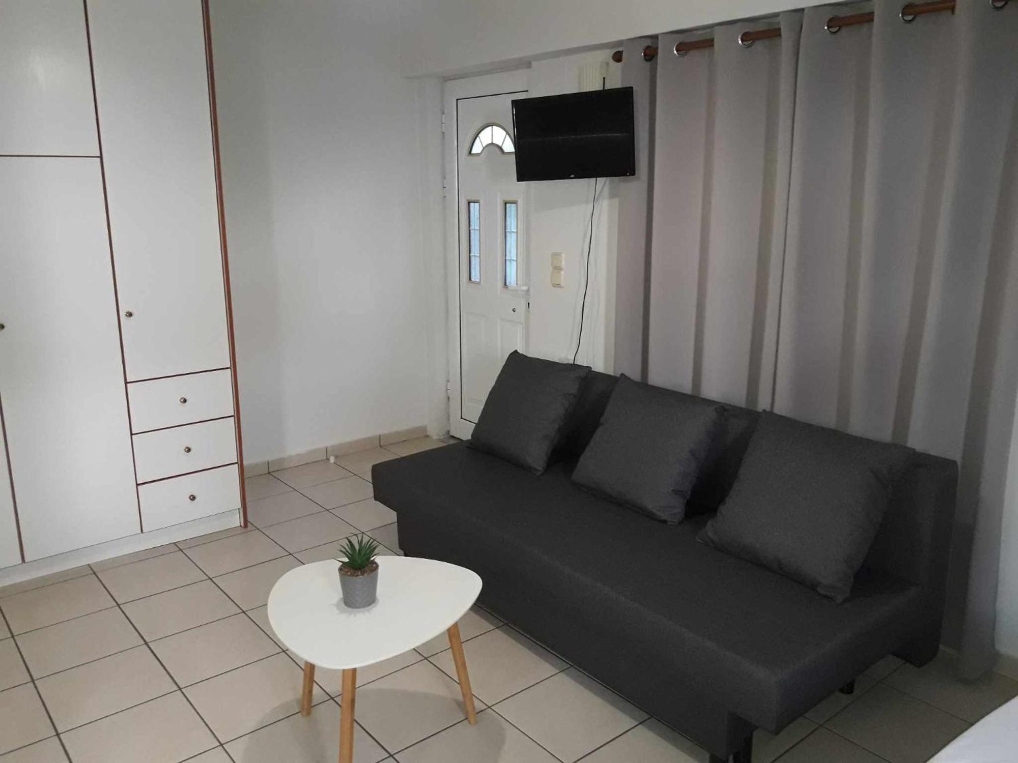 Appartement Simple, Calm And Center 2 à Kalamata Extérieur photo