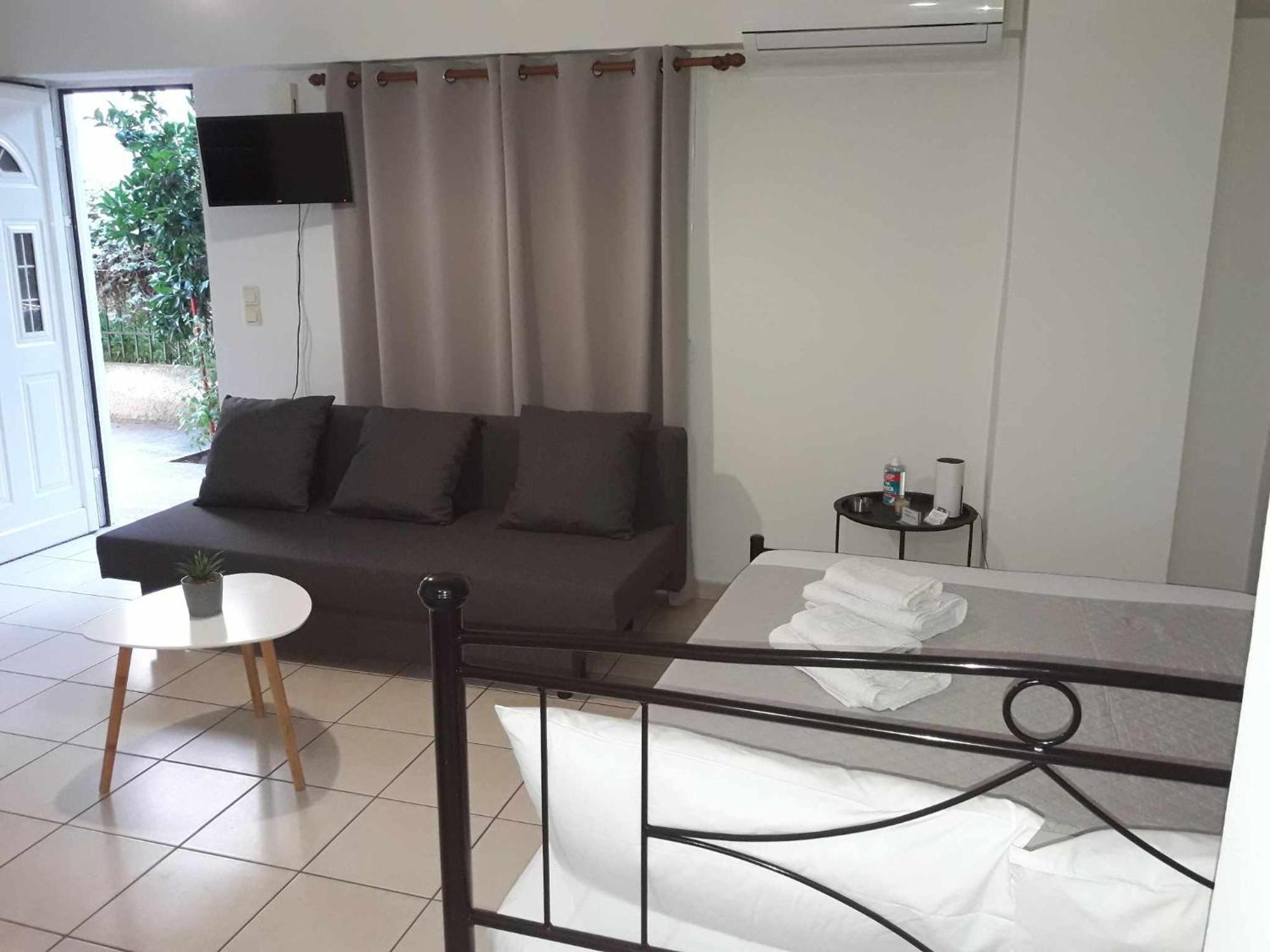 Appartement Simple, Calm And Center 2 à Kalamata Extérieur photo