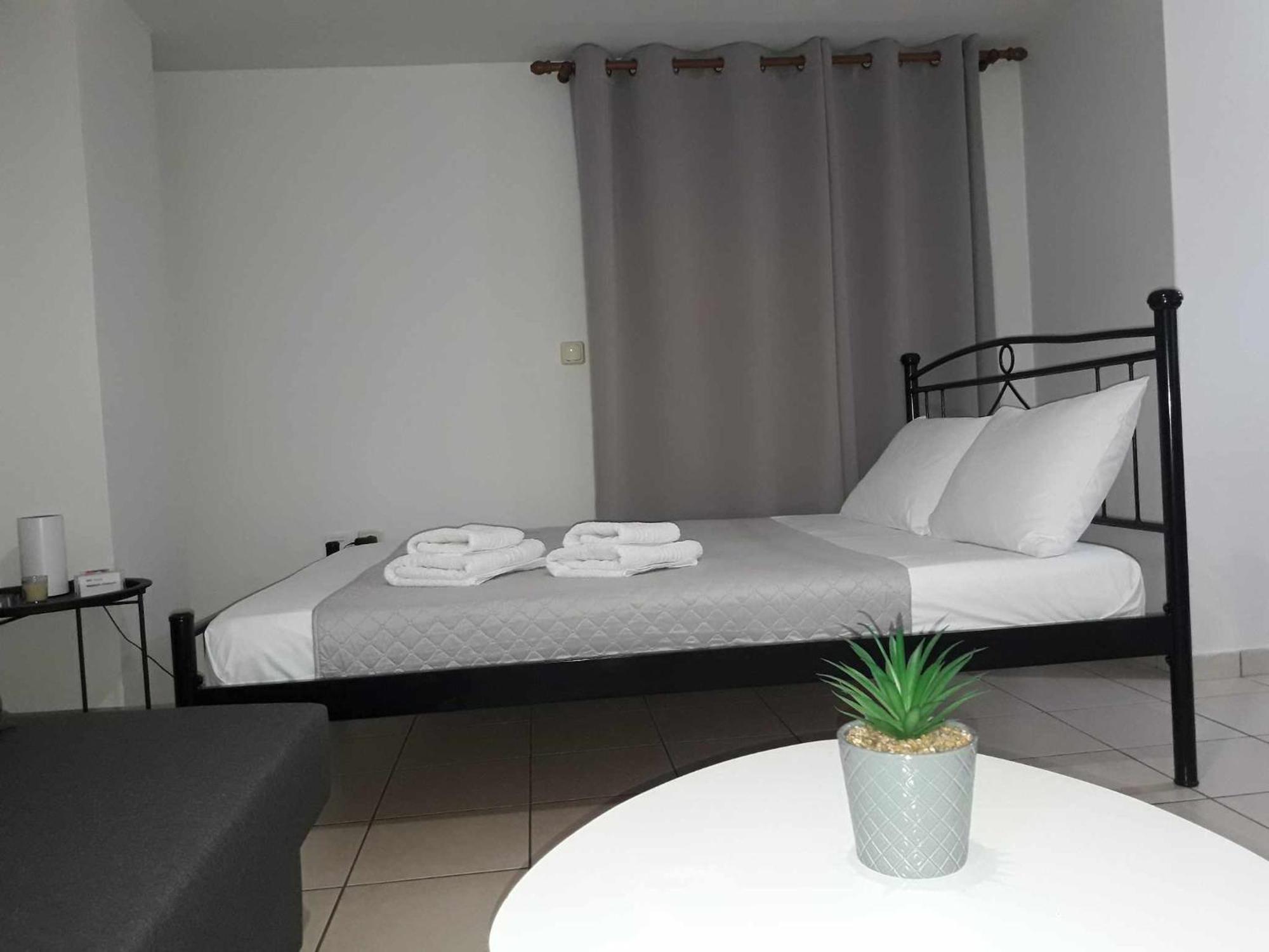 Appartement Simple, Calm And Center 2 à Kalamata Extérieur photo