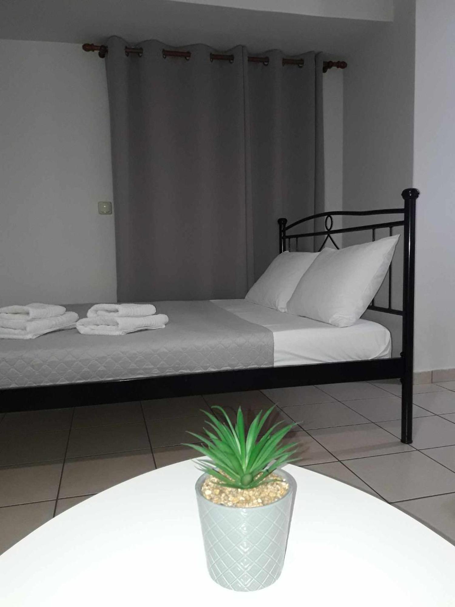 Appartement Simple, Calm And Center 2 à Kalamata Extérieur photo